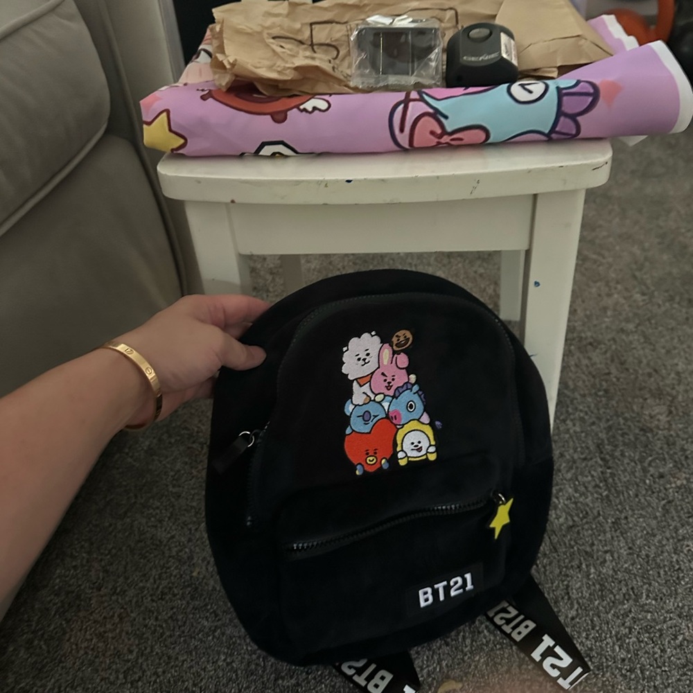 NWT Black BTS BT21 Kids Backpack - Picture 4 of 4